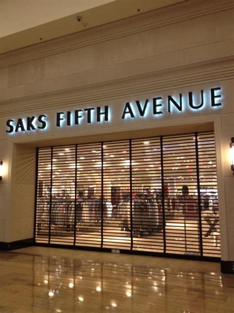 5th saks avenue near me.